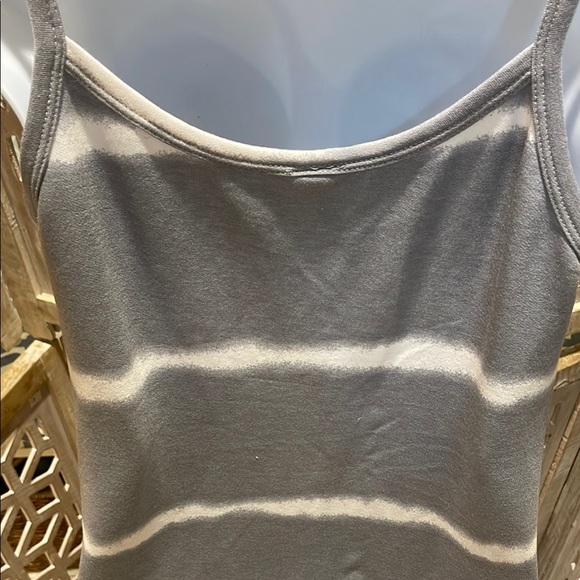 7th Ray Gray and White Tie-Dye Striped Women's Twist Tank Top size M - Picture 6 of 8